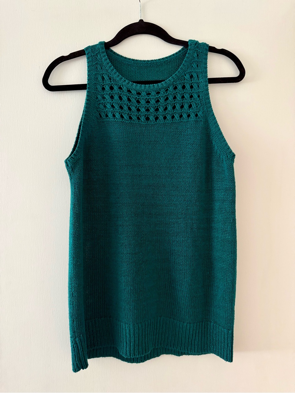 Loft knit tank with crocheted neck detail